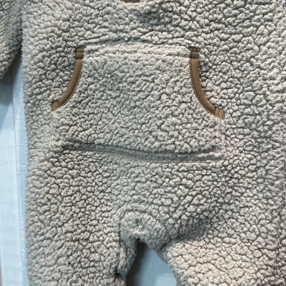 Carter's Cream and Tan Cozy Teddy Bear Sherpa Fleece  coverall size 12‎ mos